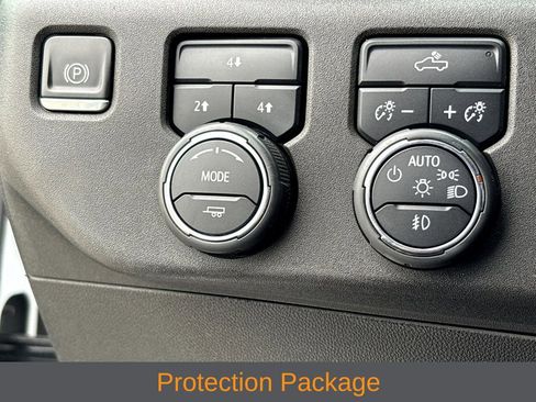 Used 2024 Chevrolet Silverado 2500 LT AWD/4WD image 9