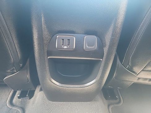 Used 2021 Chevrolet Colorado LT w/ LT Convenience Package image 16