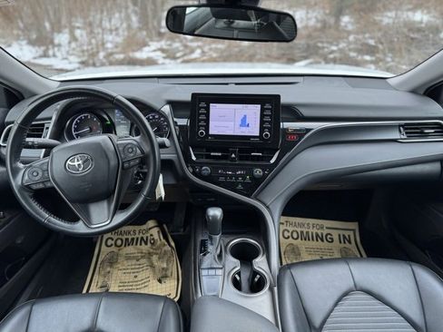 Used 2024 Toyota Camry SE image 20