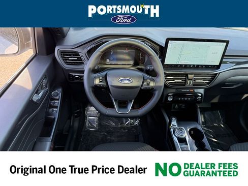 Used 2025 Ford Escape ST-Line w/ Tech Pack #1 image 7