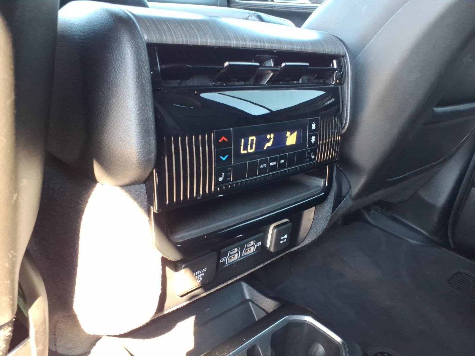 Used 2024 Jeep Wagoneer Series II AWD/4WD image 11