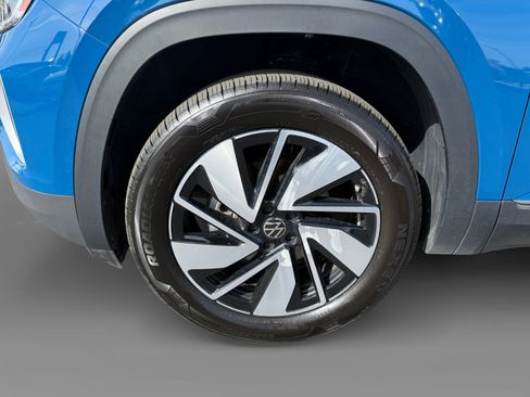 Certified 2025 Volkswagen Atlas SEL image 9