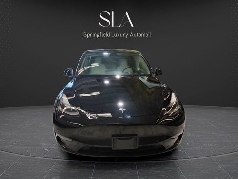 Used 2023 Tesla Model Y Long Range AWD/4WD image 2