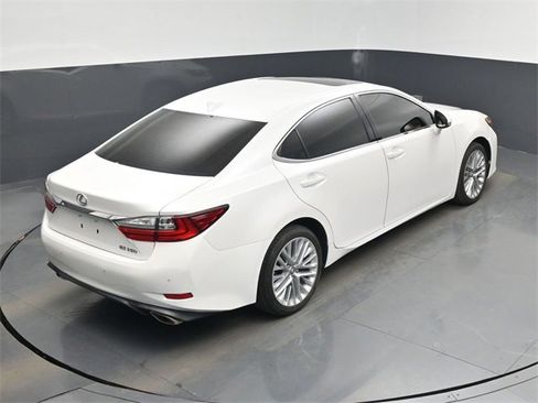 Used 2016 Lexus ES 350 w/ Luxury Package w/Wood Trim image 43