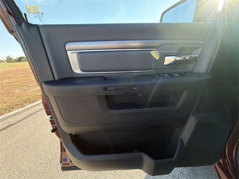 Used 2024 RAM 1500 Classic SLT image 20