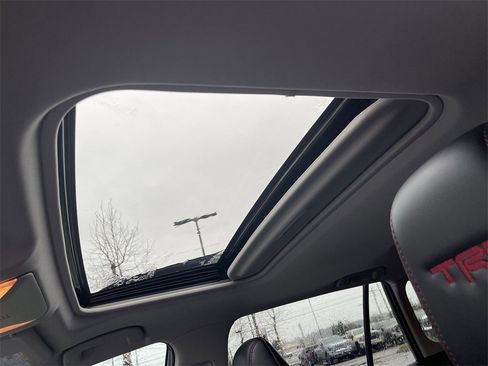 Used 2021 Toyota RAV4 TRD Off-Road image 18