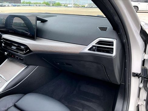Used 2025 BMW 330i Sedan image 16