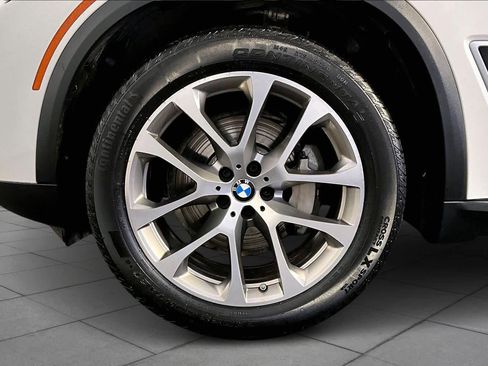 Used 2021 BMW X5 xDrive40i w/ Premium Package image 11