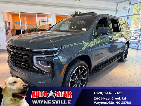 New 2026 Chevrolet Suburban RST w/ RST Capability Package AWD/4WD image 8