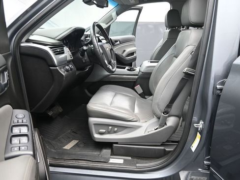 Used 2018 Chevrolet Tahoe LT w/ LT Signature Package AWD/4WD image 16