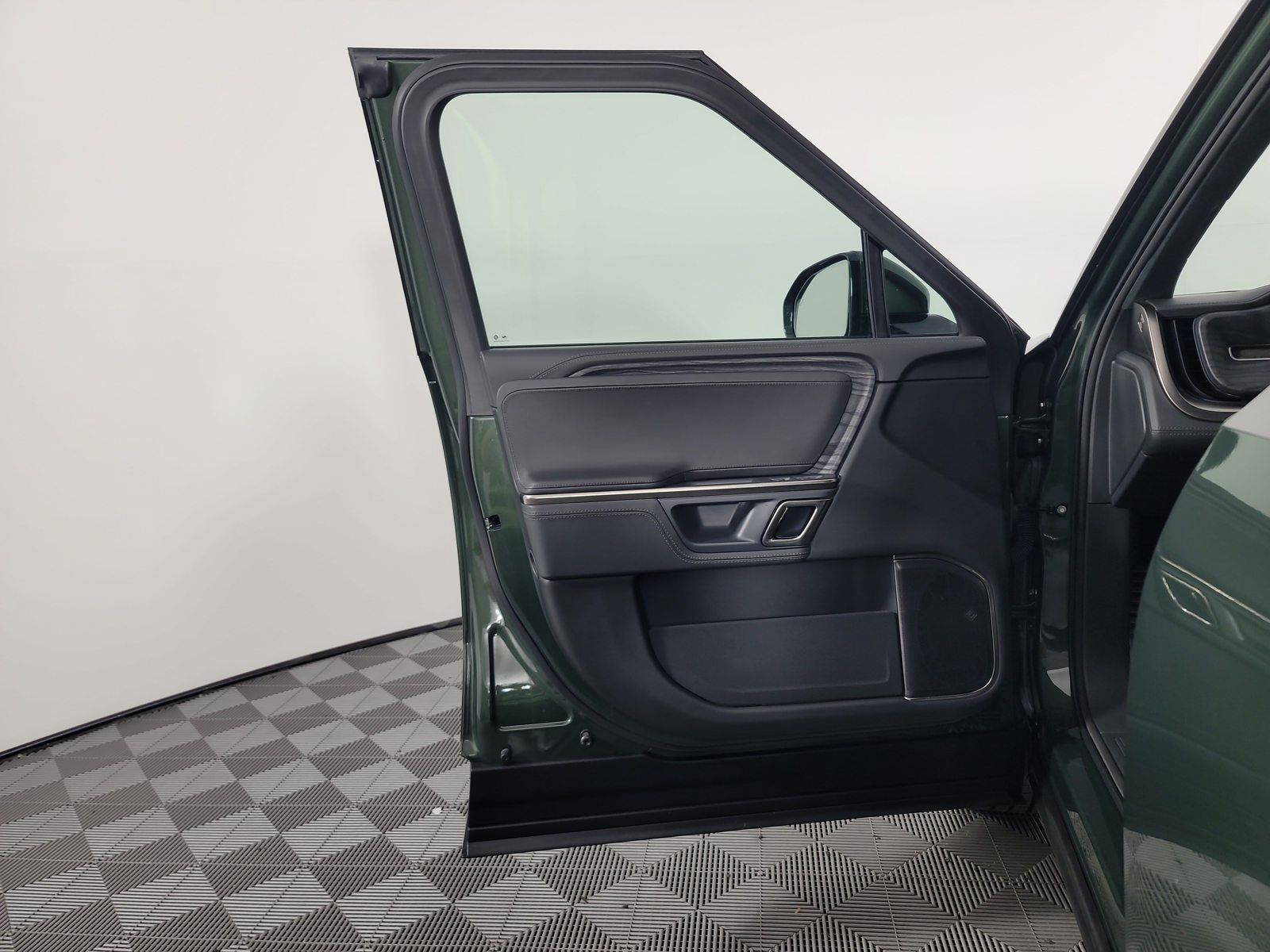 Used 2023 Rivian R1T Launch Edition AWD/4WD image 16
