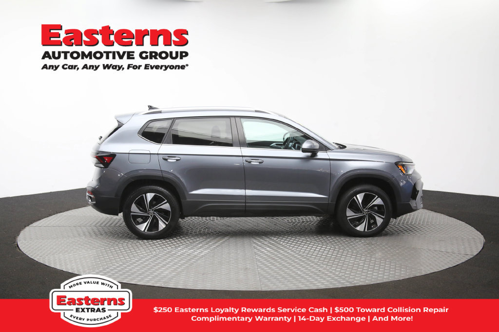 Used 2025 Volkswagen Taos SE AWD/4WD image 44