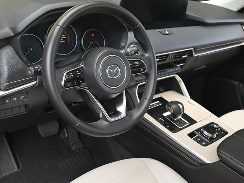 Certified 2025 MAZDA CX-90 3.3 Turbo w/ Preferred Package image 13