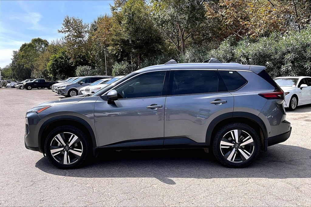 Used 2024 Nissan Rogue SL w/ SL Premium Package AWD/4WD image 8