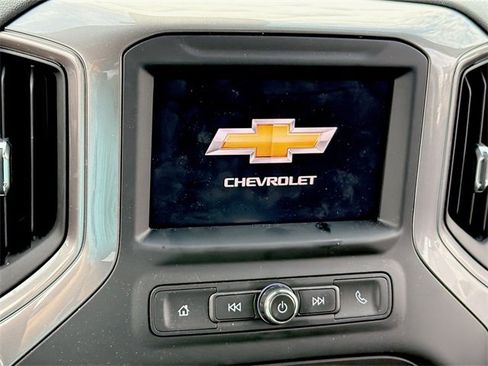 Used 2024 Chevrolet Silverado 2500 Custom w/ Custom Value Package image 14