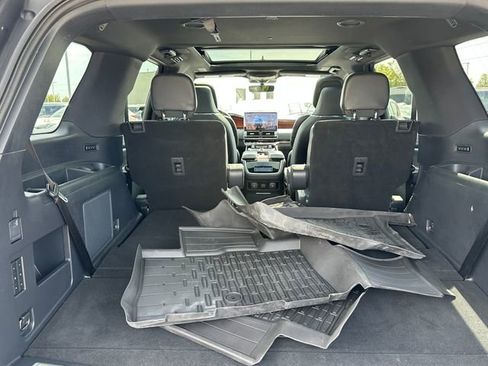 Used 2022 Lincoln Navigator Reserve AWD/4WD image 11