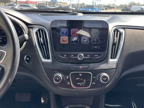 Used 2017 Chevrolet Malibu LT image 31