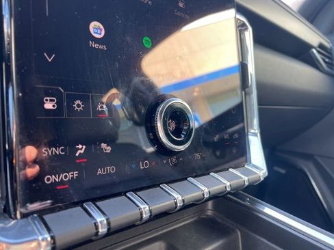 Used 2024 GMC Acadia Elevation w/ Luxury Package FWD image 19