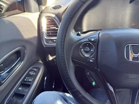 Used 2020 Honda HR-V EX image 9