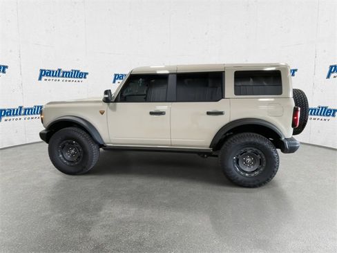 New 2025 Ford Bronco Badlands image 8