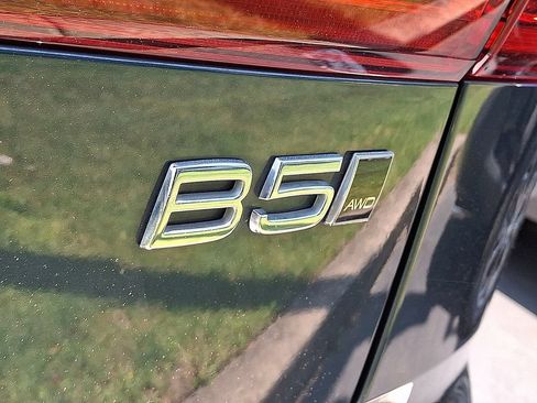 Used 2022 Volvo XC60 B5 Momentum w/ Climate Package AWD/4WD image 33