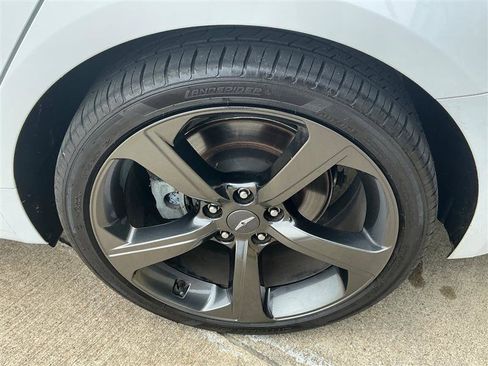 Used 2019 Genesis G70 2.0T Advanced w/ Sport Package image 27