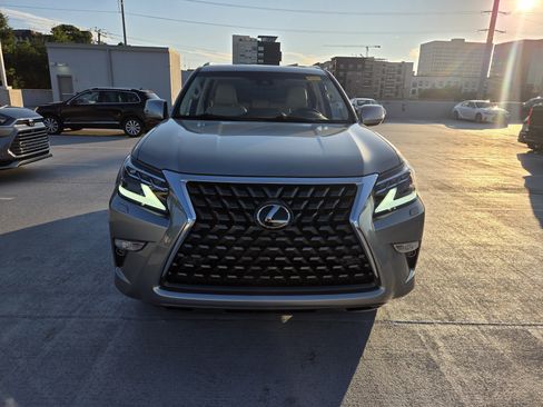 Used 2023 Lexus GX 460 Luxury w/ Accessory Package AWD/4WD image 8