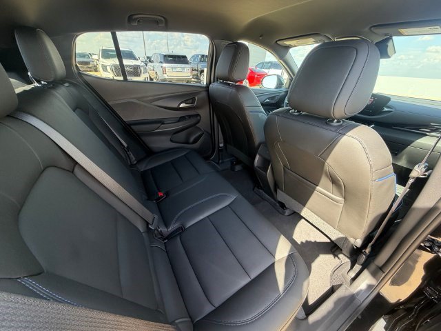 Used 2025 Buick Envista Sport Touring w/ Convenience I Package FWD image 17