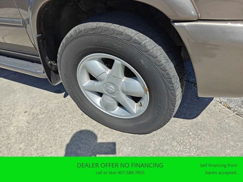Used 2001 Nissan Pathfinder LE RWD image 25