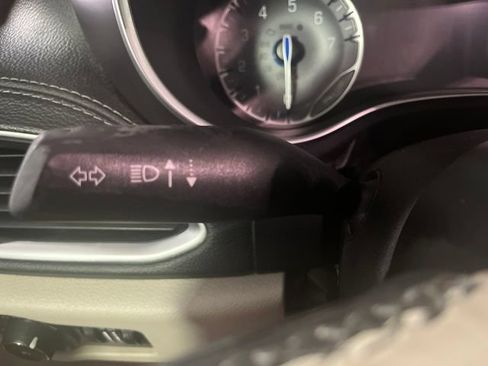 Used 2020 Chrysler Pacifica Limited FWD image 19