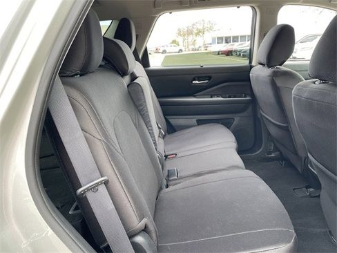 Used 2023 Nissan Pathfinder SL w/ Lighting Package (N92) image 29