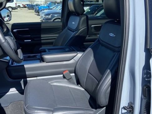 Used 2025 Ford Expedition Max Platinum w/ Stealth Appearance Package image 5