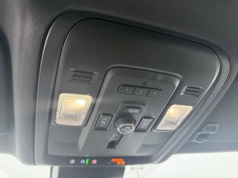 Used 2023 Chevrolet Suburban Premier image 26