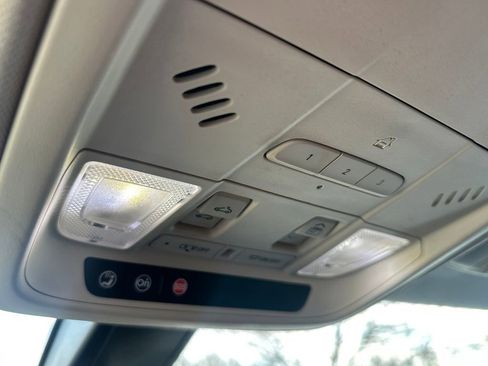 Used 2017 Cadillac XT5 Luxury image 25