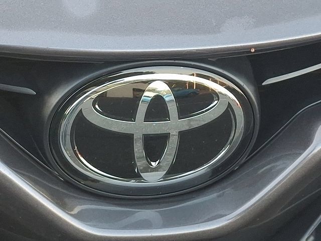 Used 2023 Toyota Camry SE FWD image 6