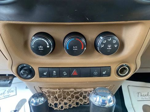 Used 2014 Jeep Wrangler Unlimited Sahara w/ Connectivity Group image 14
