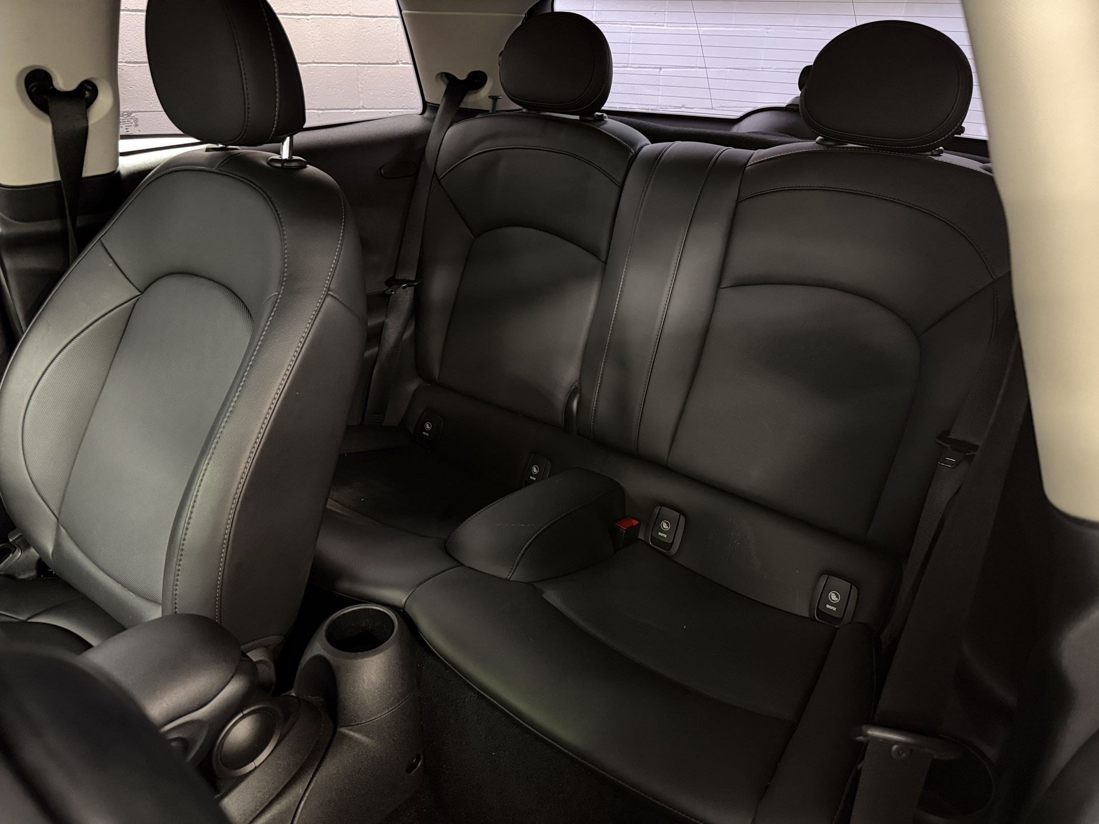 Used 2019 MINI Cooper 2-Door Hardtop FWD image 22