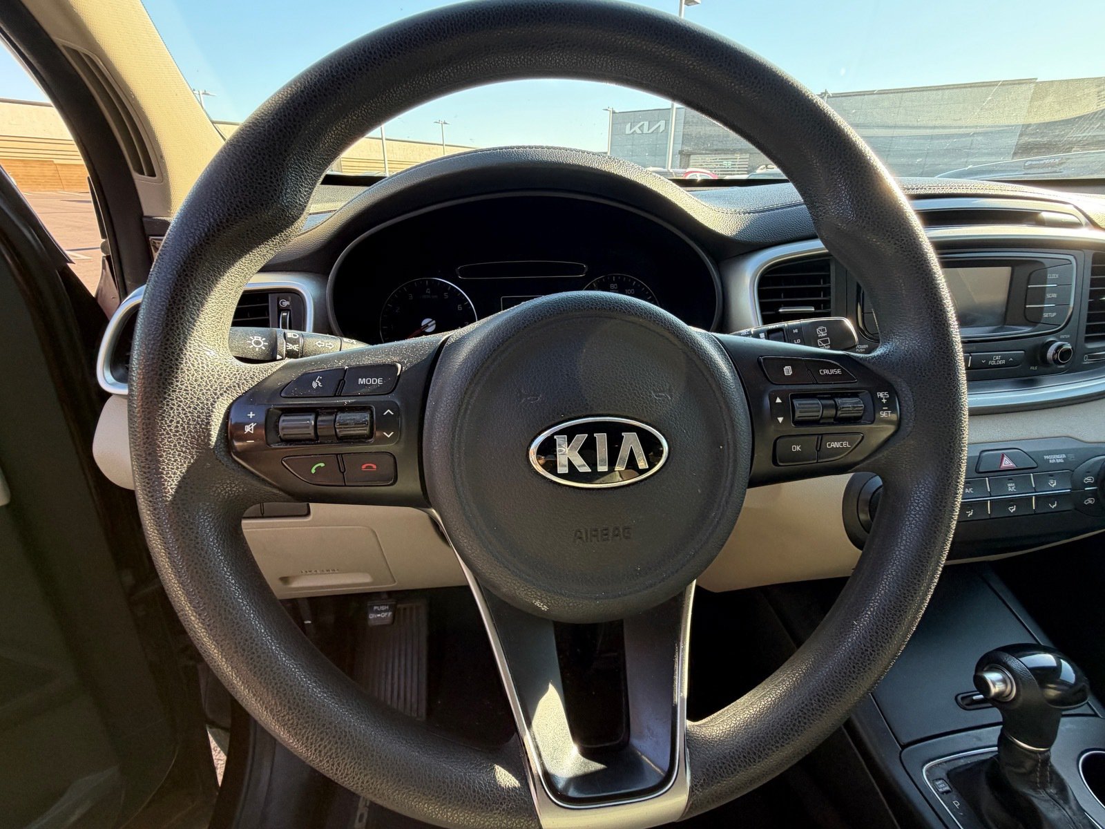 Used 2017 Kia Sorento FWD image 10
