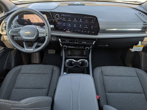 New 2026 Chevrolet Traverse LT image 7