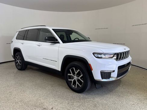 Used 2023 Jeep Grand Cherokee L Limited AWD/4WD image 7