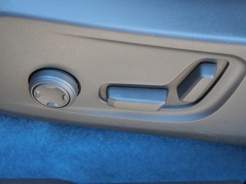 Used 2023 Volvo XC40 Recharge Ultimate image 21