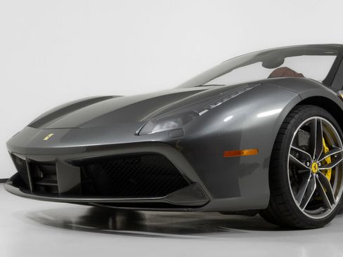 Used 2018 Ferrari 488 Spider image 11