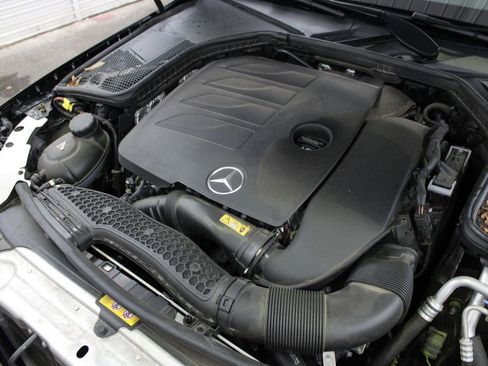Used 2020 Mercedes-Benz C 300 Sedan image 41