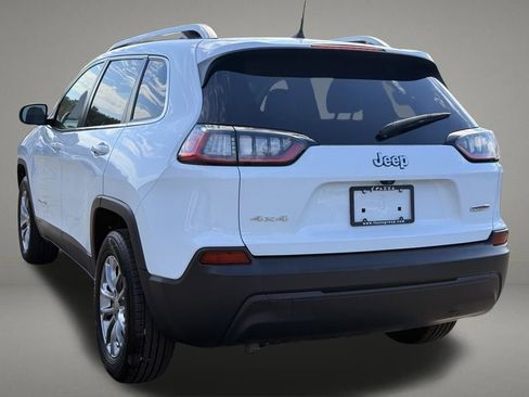 Used 2019 Jeep Cherokee Latitude Plus w/ Comfort/Convenience Group image 3