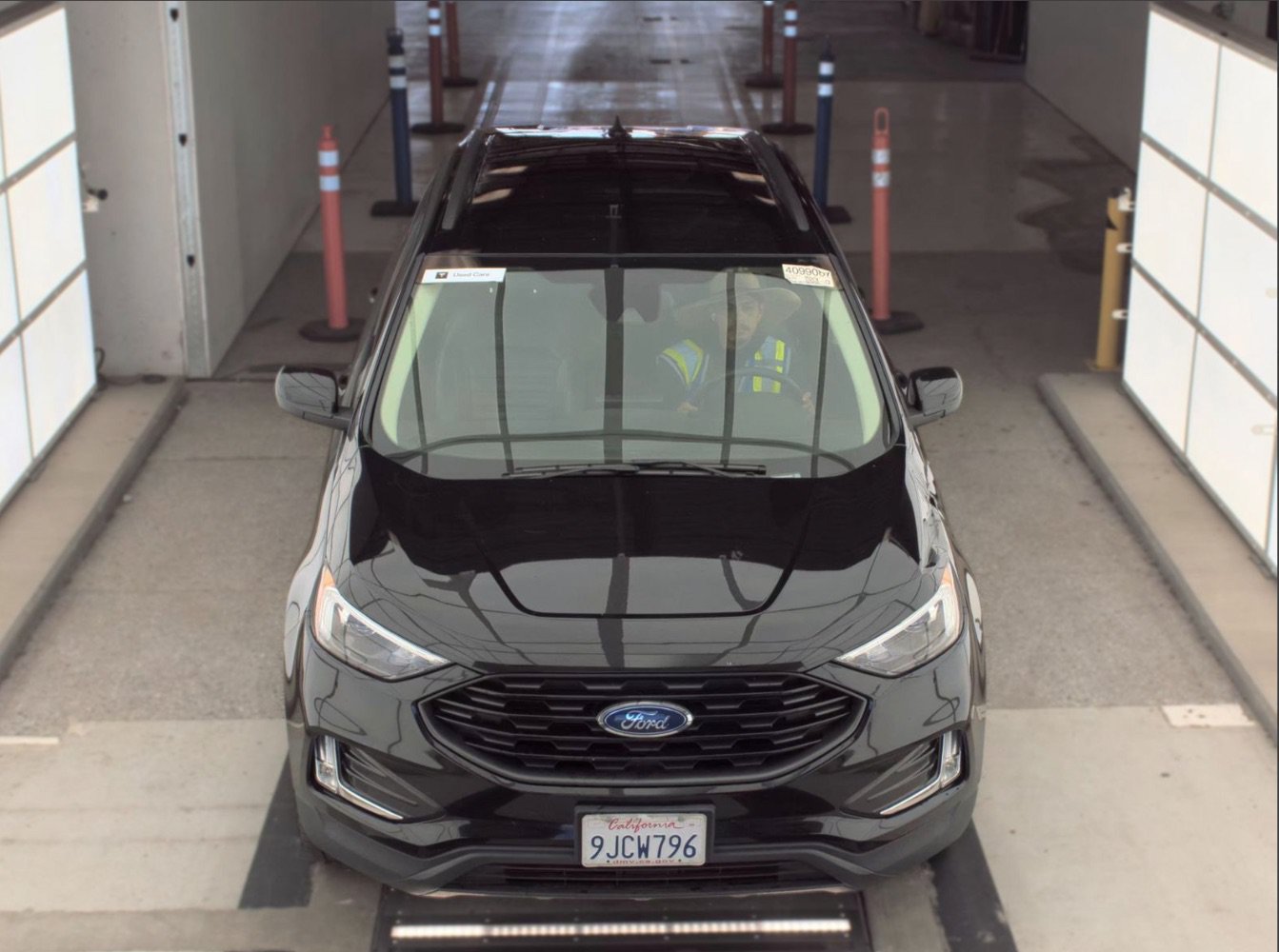 Used 2023 Ford Edge SEL w/ Sport Appearance Package AWD/4WD image 2