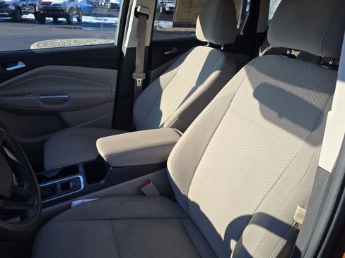 Used 2017 Ford Escape SE image 19