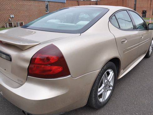 Used 2005 Pontiac Grand Prix GTP w/ Premium Audio Package FWD image 9