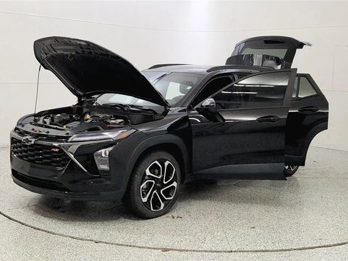 Used 2025 Chevrolet Trax RS w/ Driver Confidence Package image 10