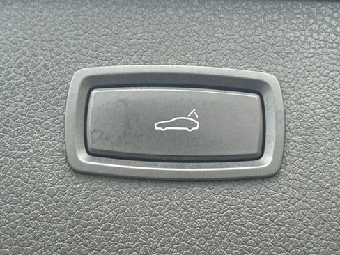 Used 2018 Porsche Macan S AWD/4WD image 17