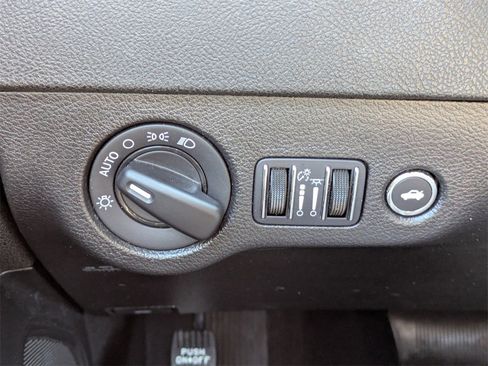 Used 2023 Dodge Charger SXT image 22